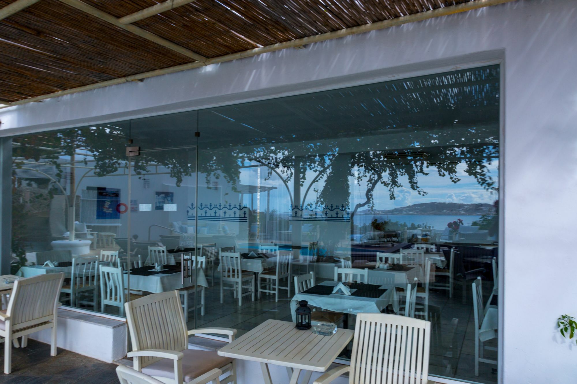 Rhenia Hotel Tourlos Exterior foto